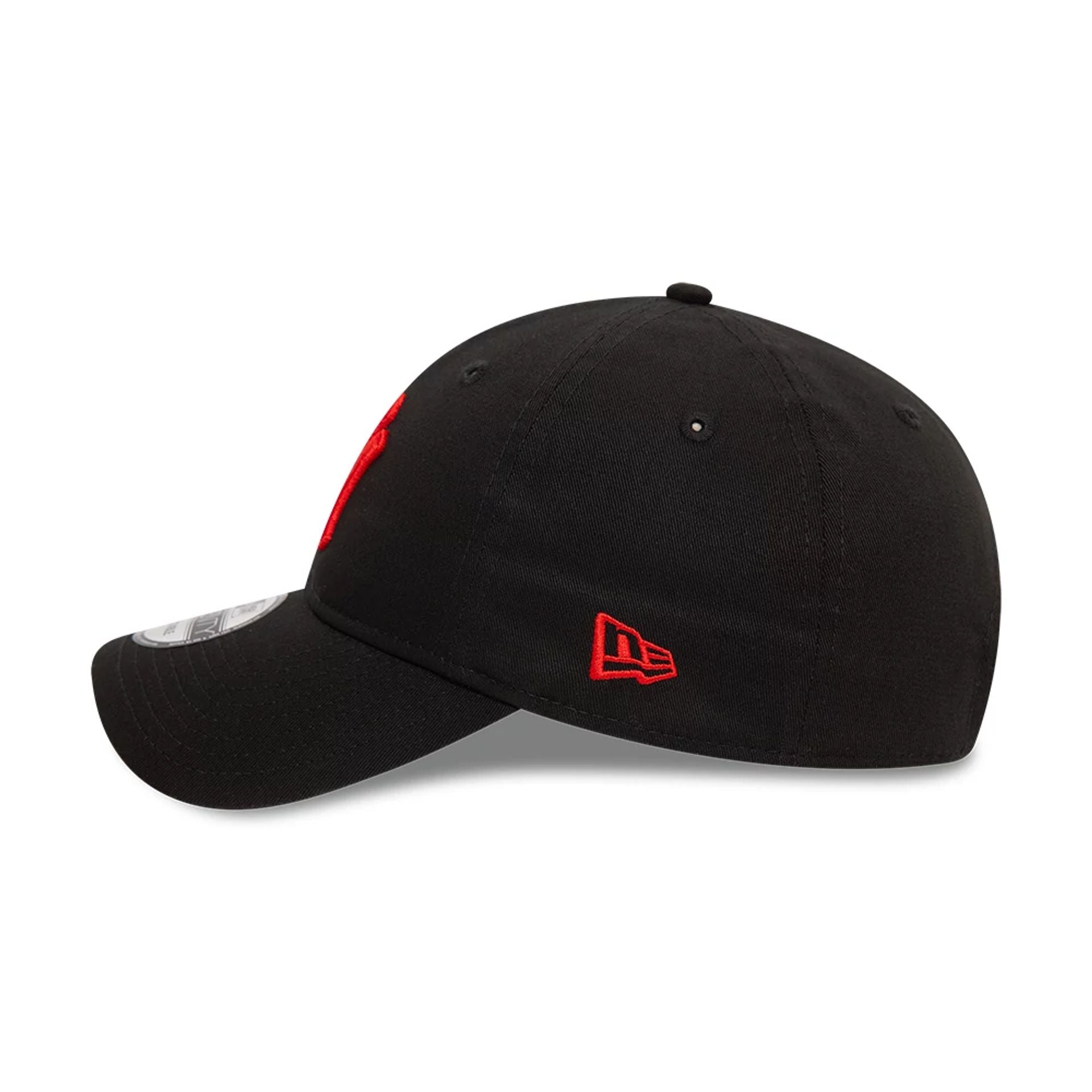 New York Yankees League Essential Black 9TWENTY Adjustable Cap