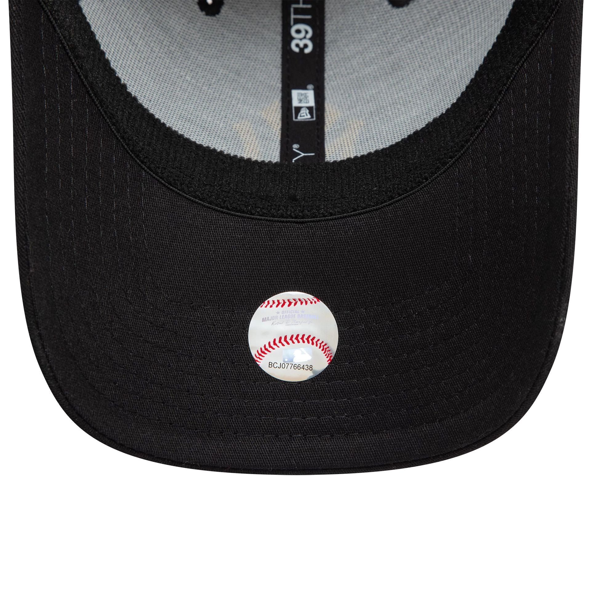 New York Yankees League Essential Black 39THIRTY Stretch Fit Cap