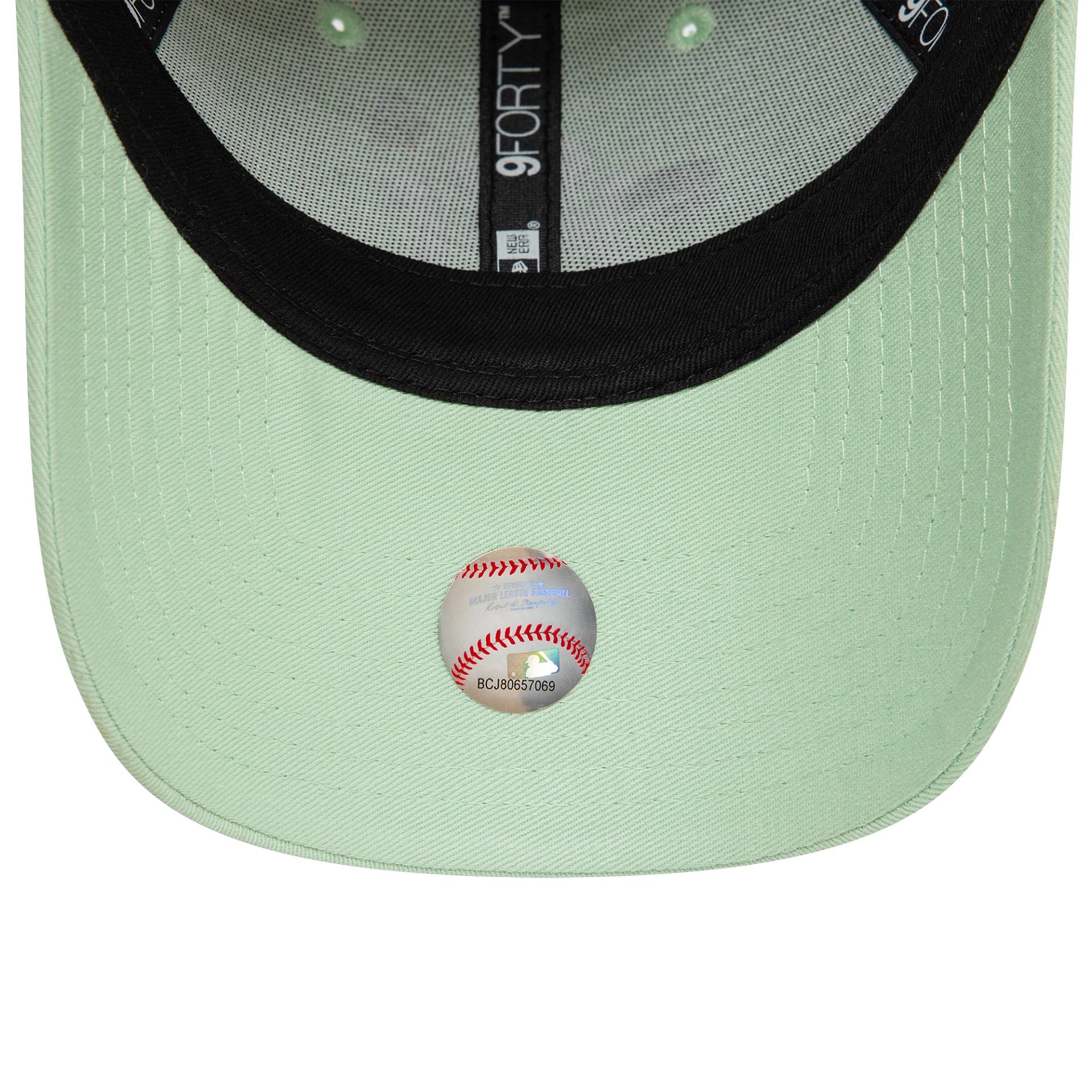 New York Yankees Womens Icon Pastel Green 9FORTY Adjustable Cap