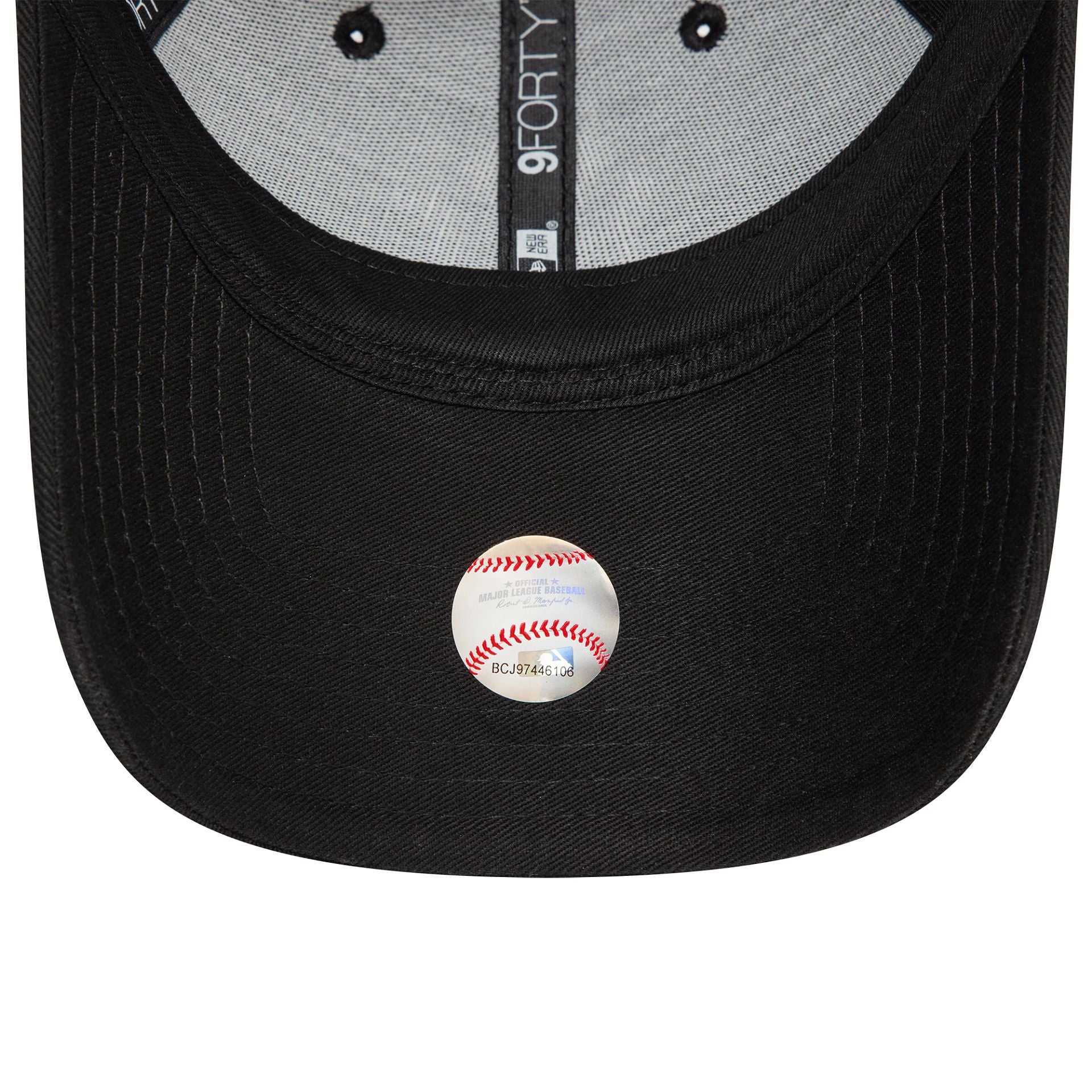 New York Yankees Womens Icon Black 9FORTY Adjustable Cap