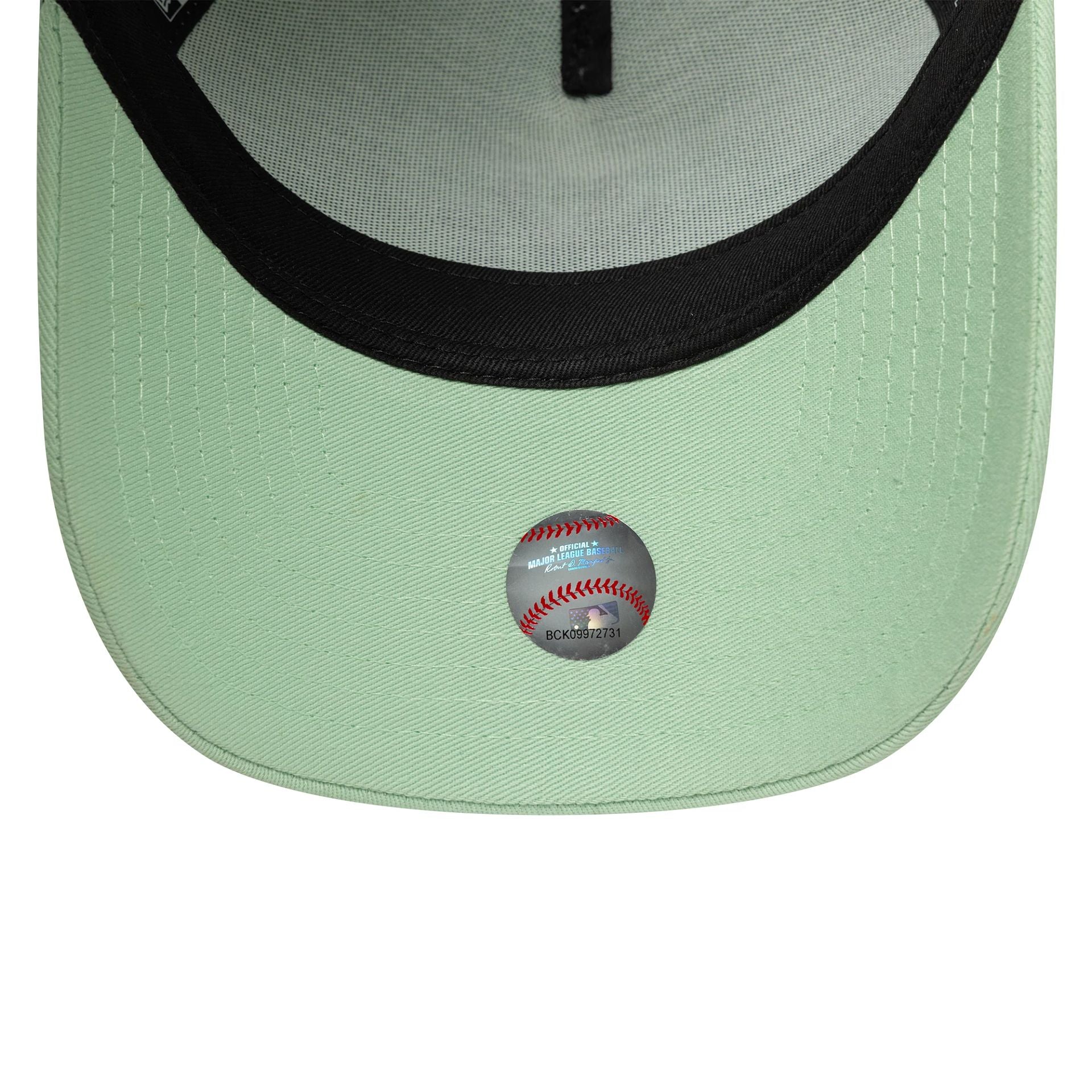 New York Yankees MLB League Essential Pastel Green 9FORTY A-Frame Trucker Adjustable Cap