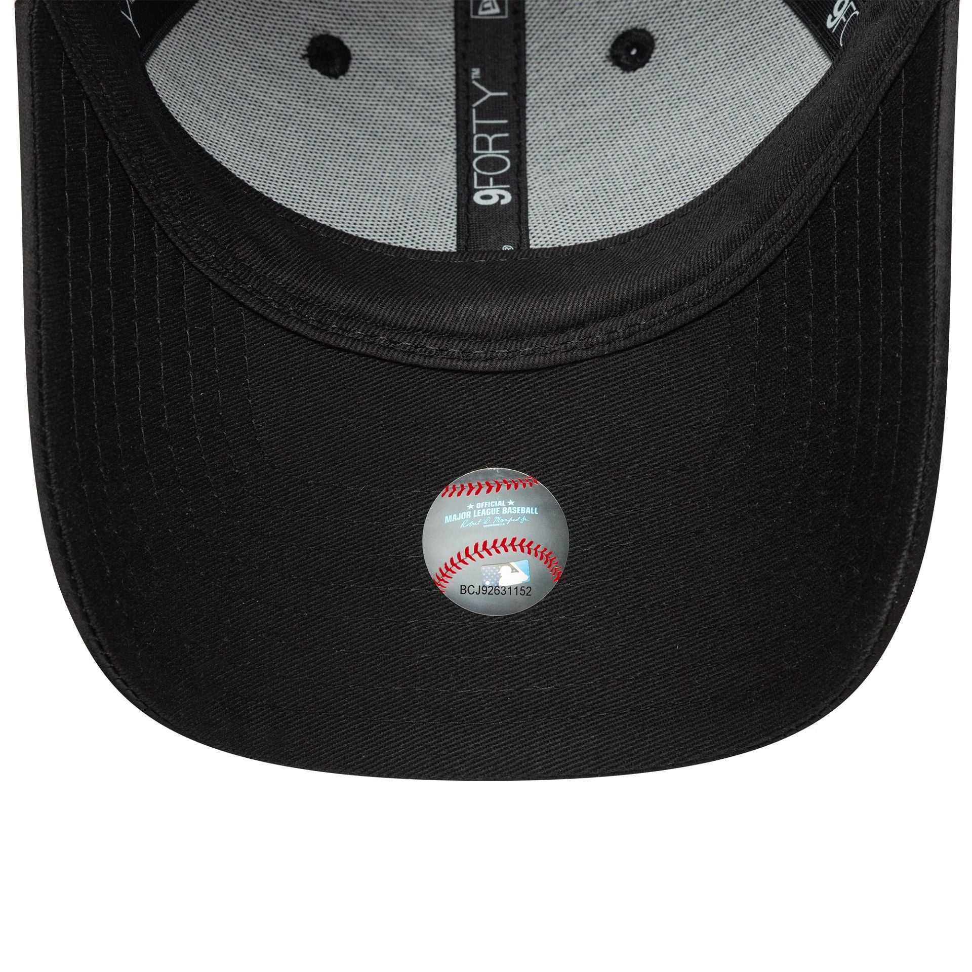New York Yankees MLB Satin Rhinestone Black 9FORTY Adjustable Cap
