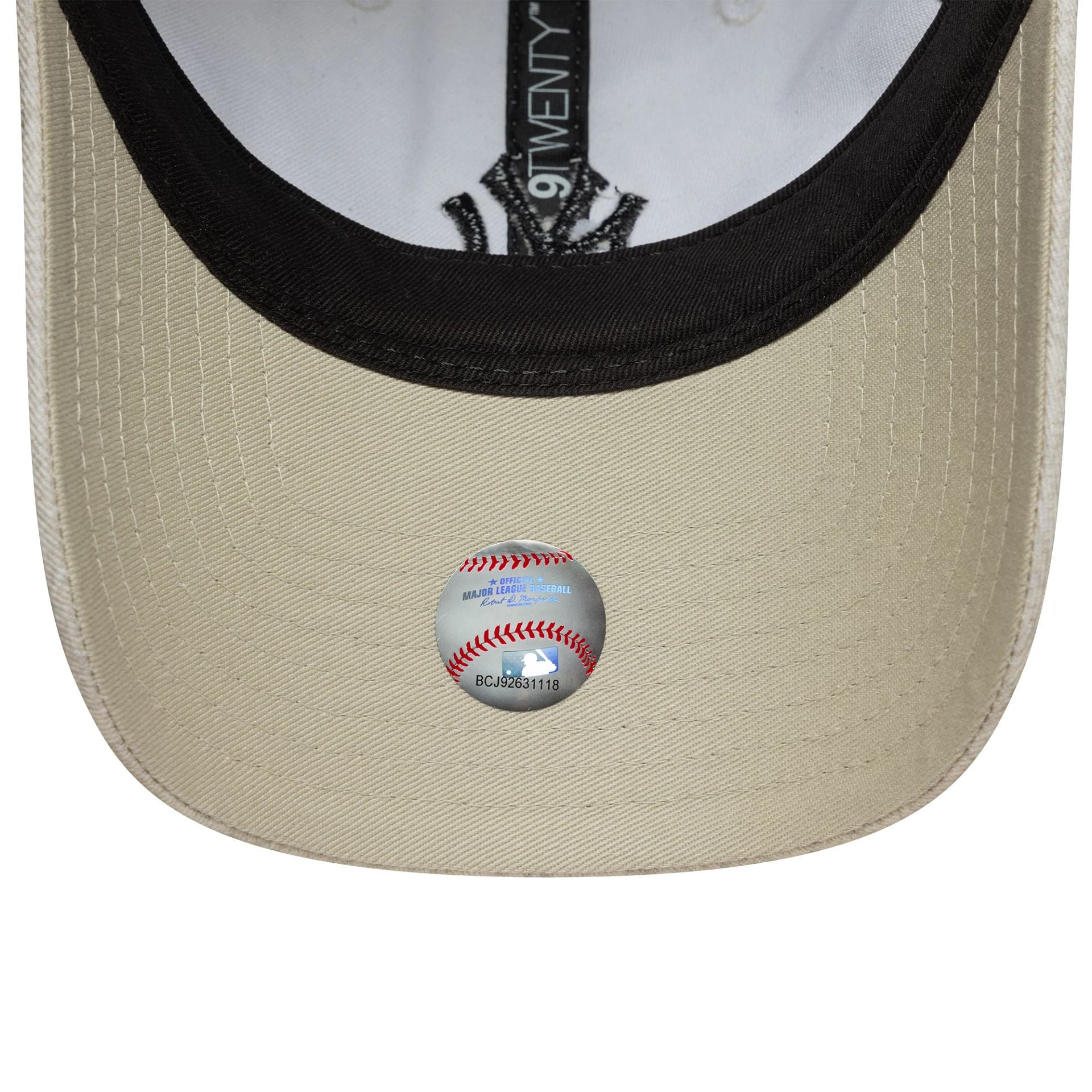 New York Yankees Womens MLB Animal Cream 9TWENTY Adjustable Cap