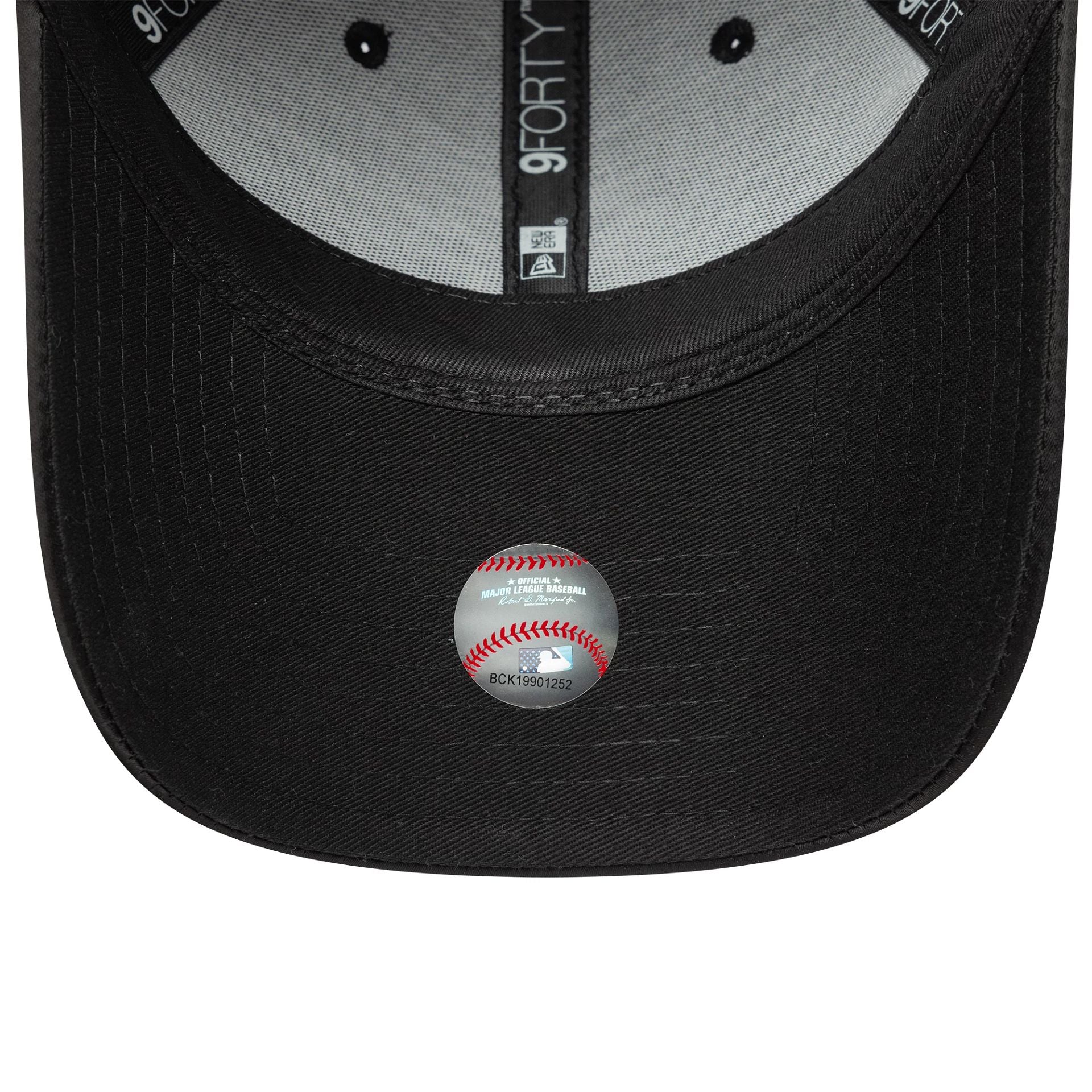 New York Yankees Womens MLB Satin Bow Back Black 9FORTY Adjustable Cap