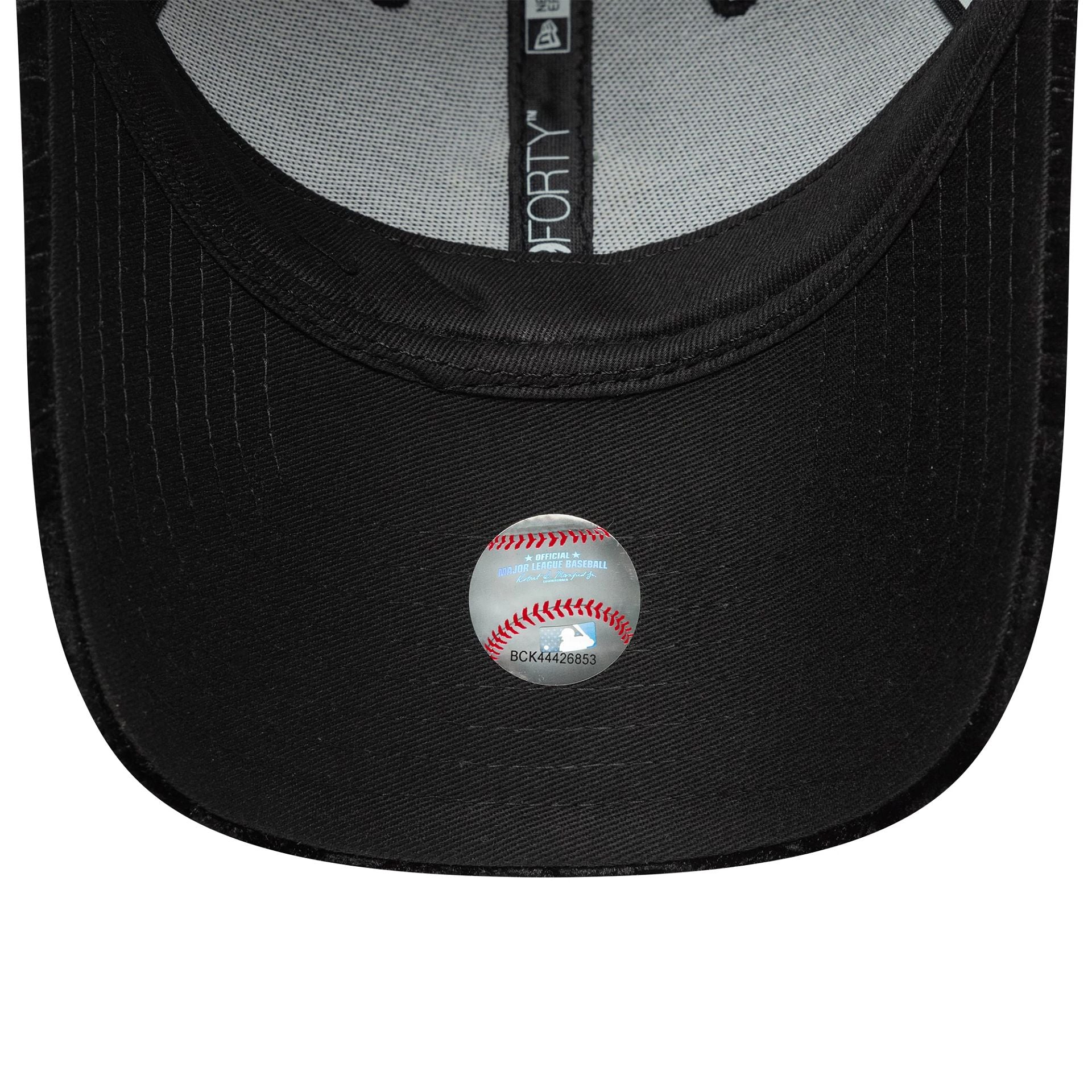 New York Yankees Womens MLB Leo Velour Black 9FORTY Adjustable Cap
