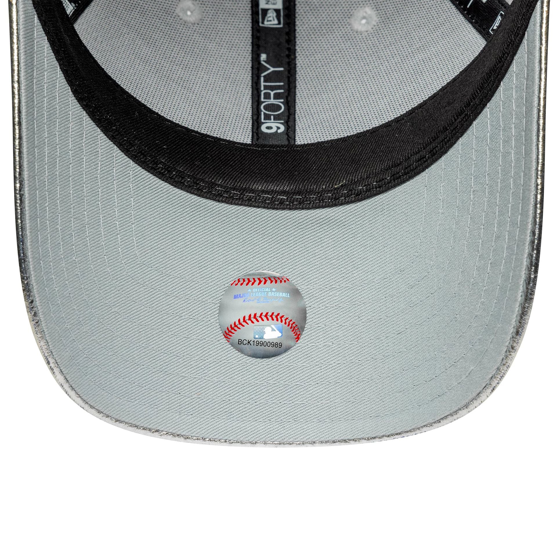 New York Yankees Womens MLB Metallic Silver 9FORTY Adjustable Cap
