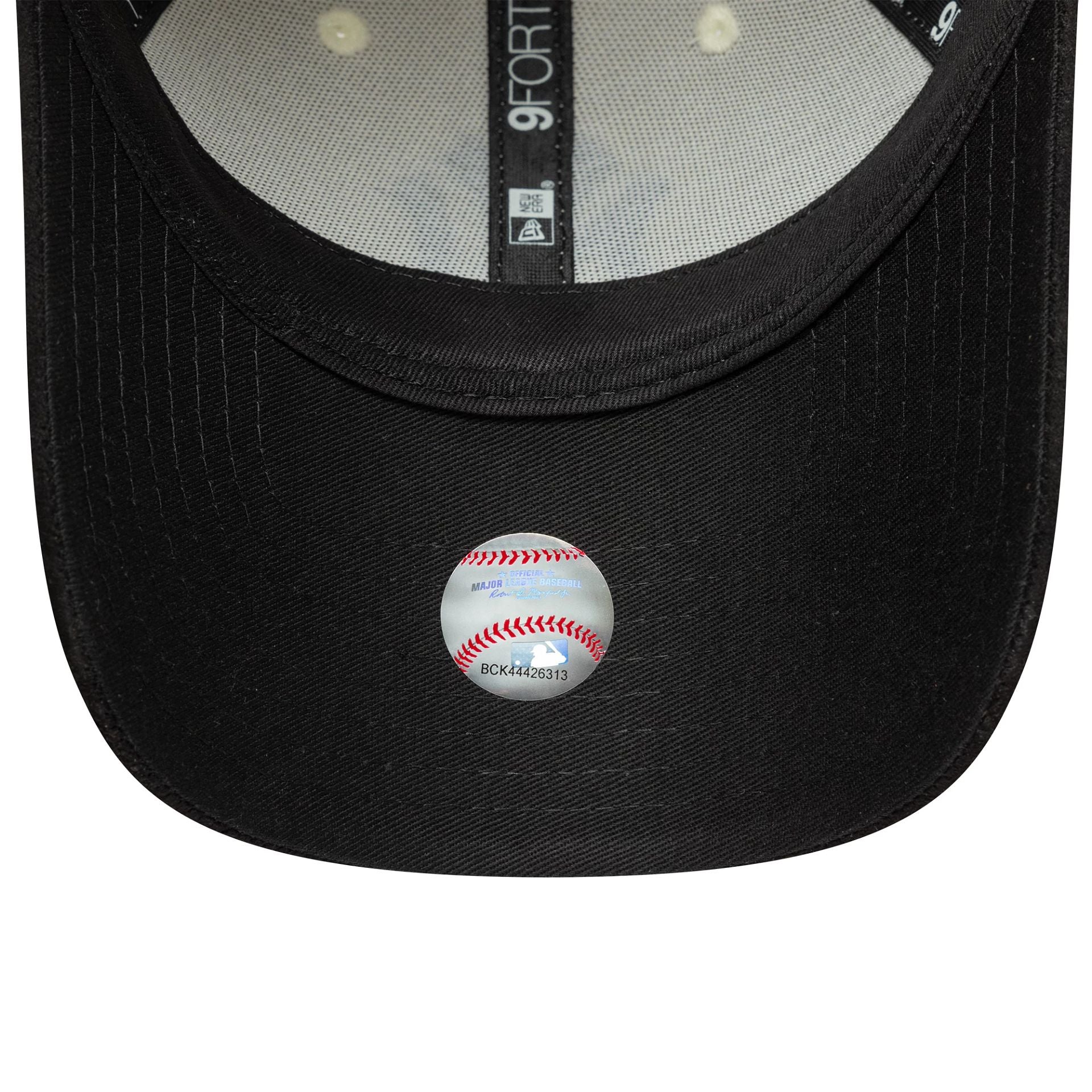 New York Yankees Womens MLB Faux Suede Light Beige 9FORTY Adjustable Cap