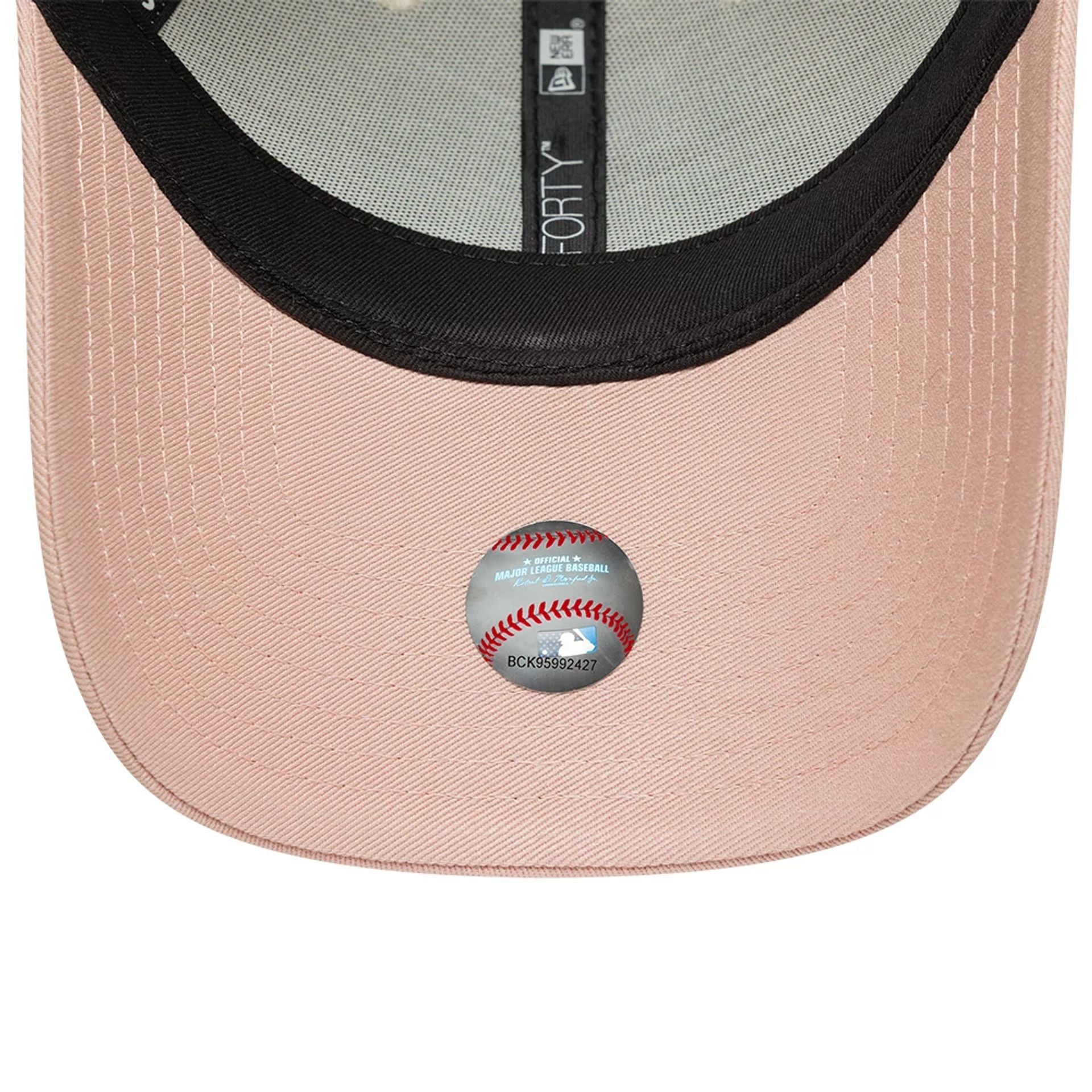 LA Dodgers MLB World Series Patch Light Beige 9FORTY Adjustable Cap