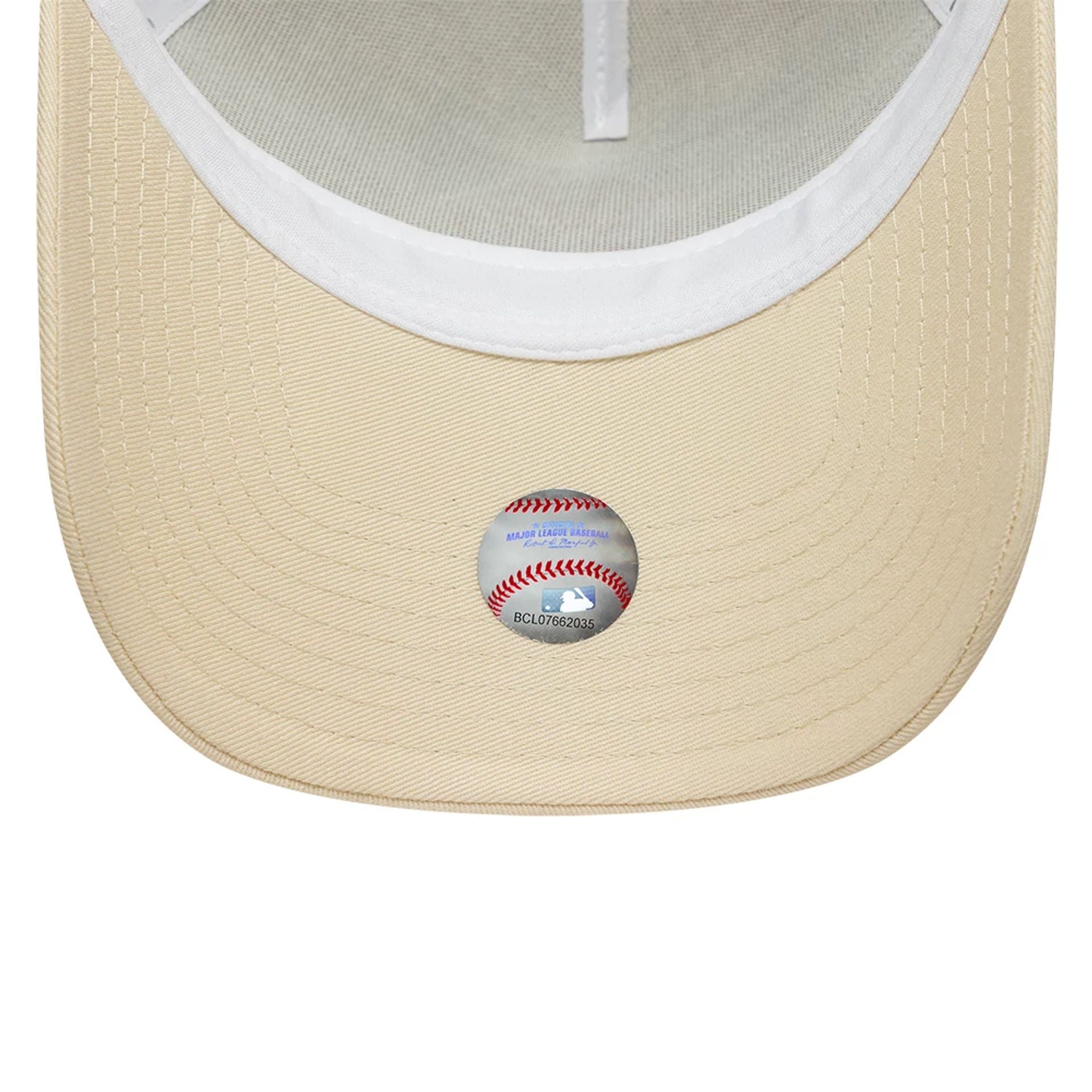 New York Yankees MLB Outline Cream 9FORTY E-Frame Trucker Adjustable Cap