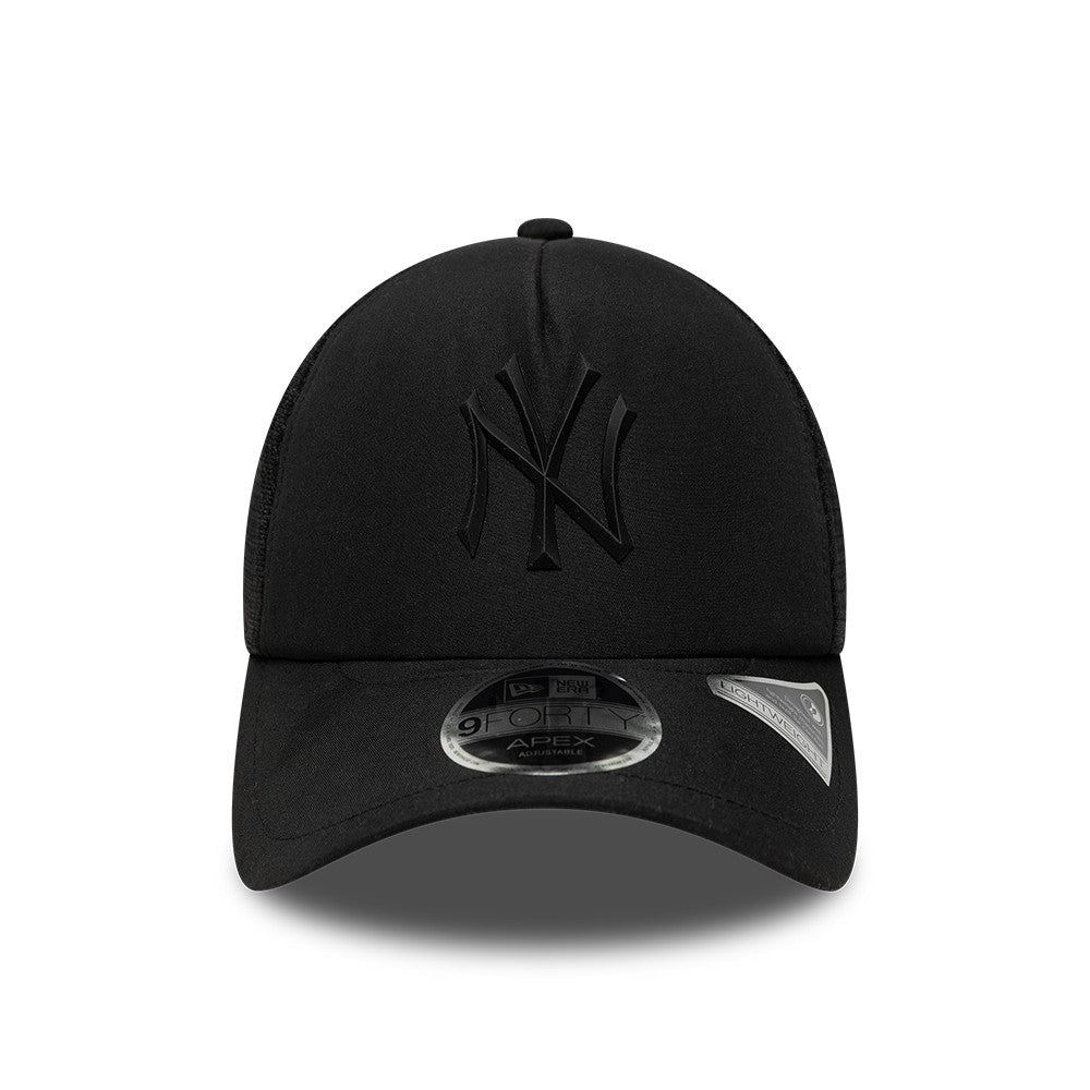 New York Yankees MLB Sporty Black 9FORTY Apex Adjustable Cap