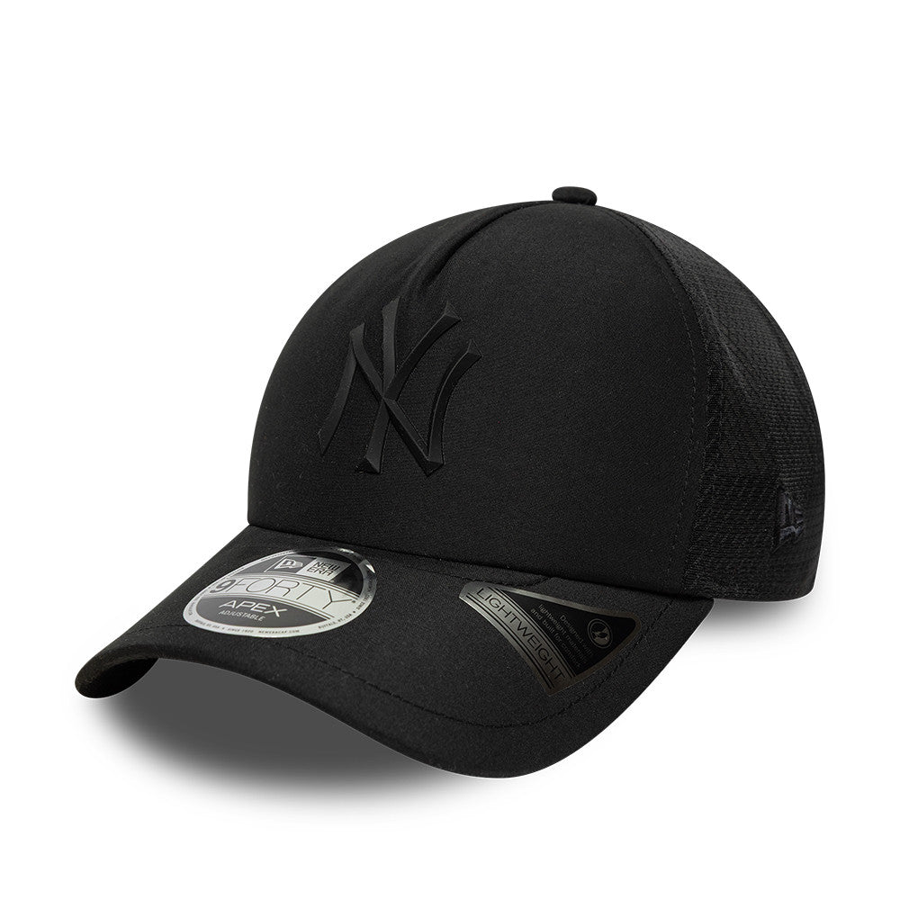 New York Yankees MLB Sporty Black 9FORTY Apex Adjustable Cap