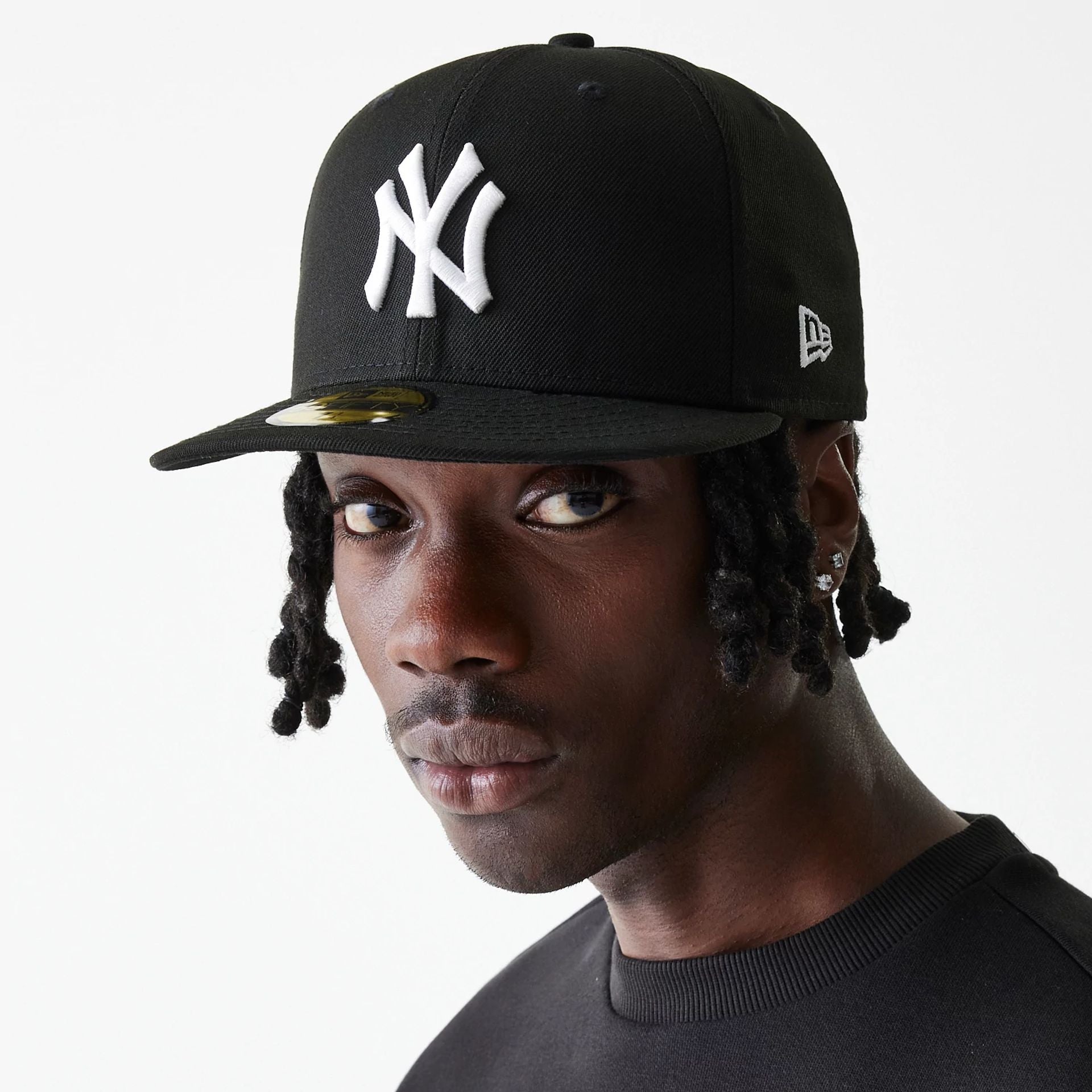 Buy New York Yankees Essential Black 59FIFTY Cap @ Rs. 4,499 | New