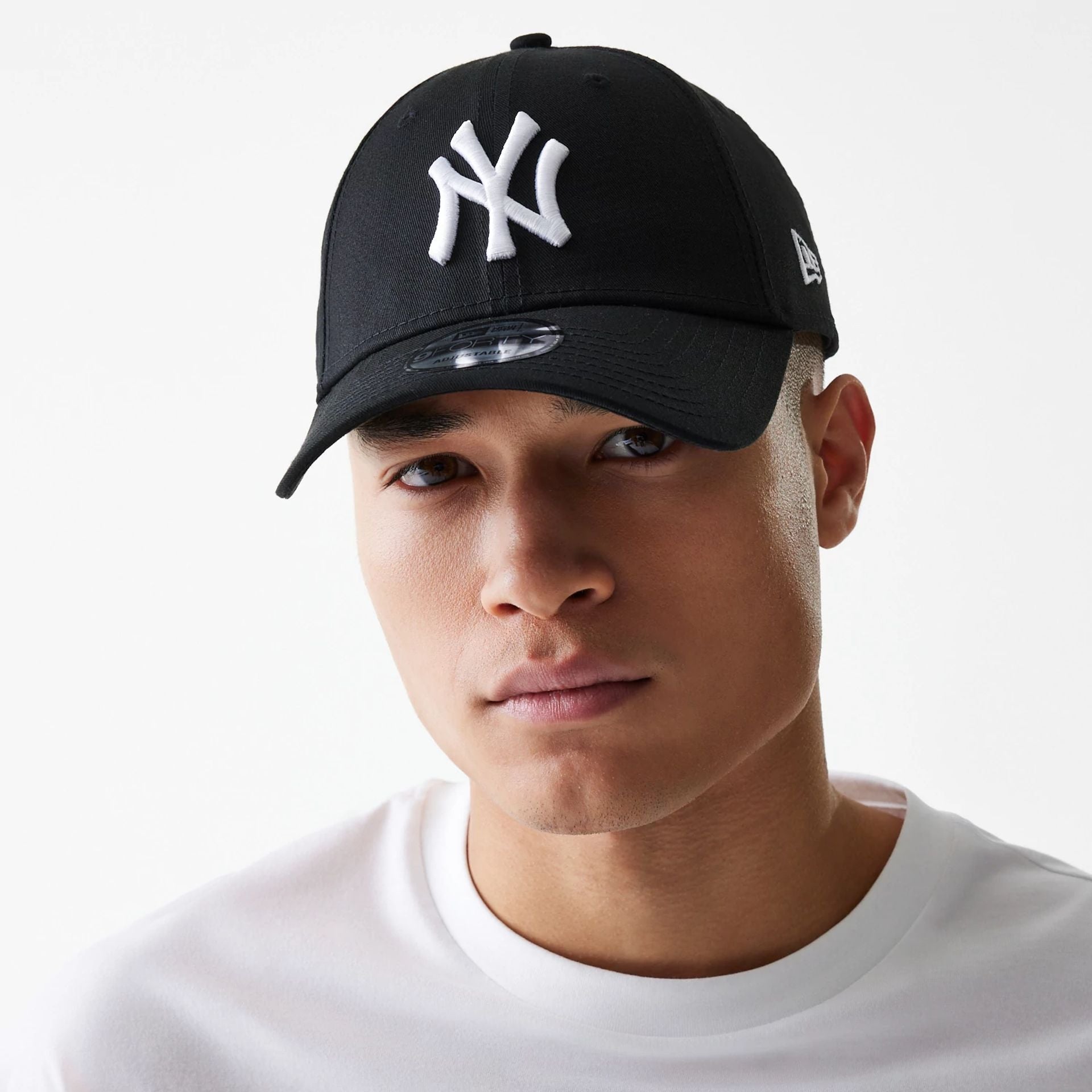 New York Yankees Essential Black 9FORTY Cap