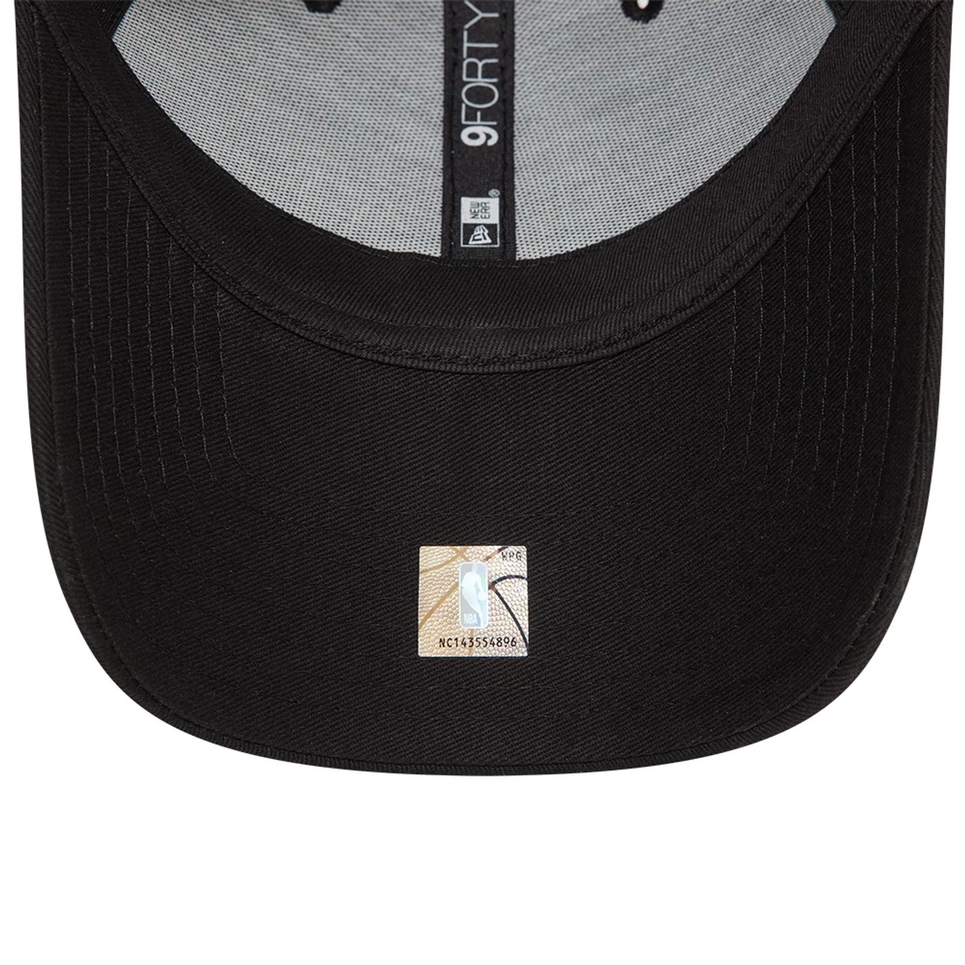 LA Lakers NBA Essential Black 9FORTY Adjustable Cap