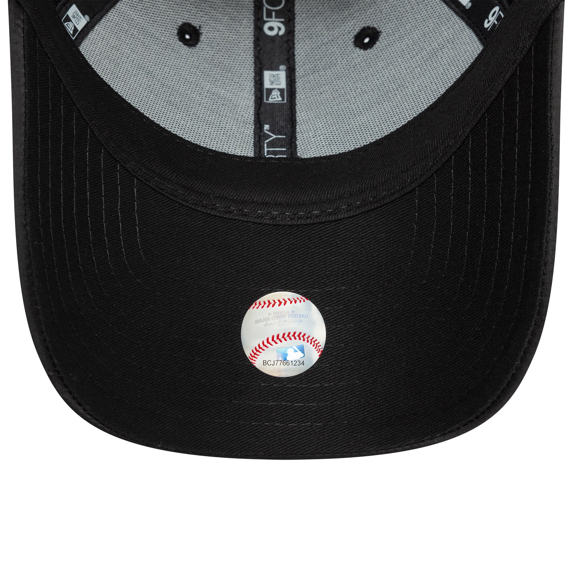 New York Yankees Womens Satin Black 9FORTY Adjustable Cap