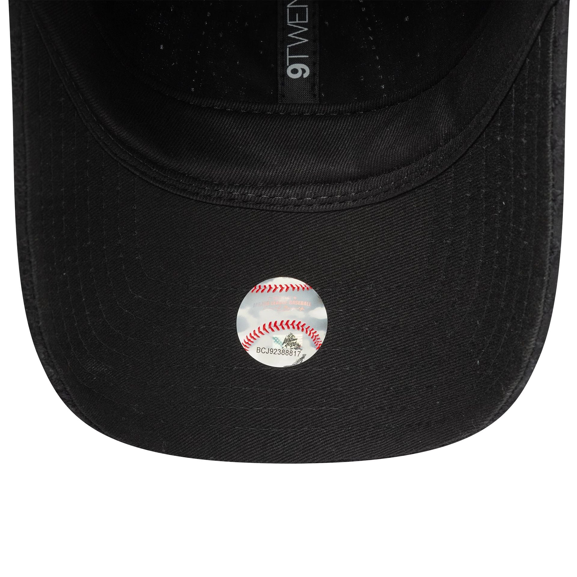 New York Yankees Womens MLB Broderie Black 9TWENTY Adjustable Cap