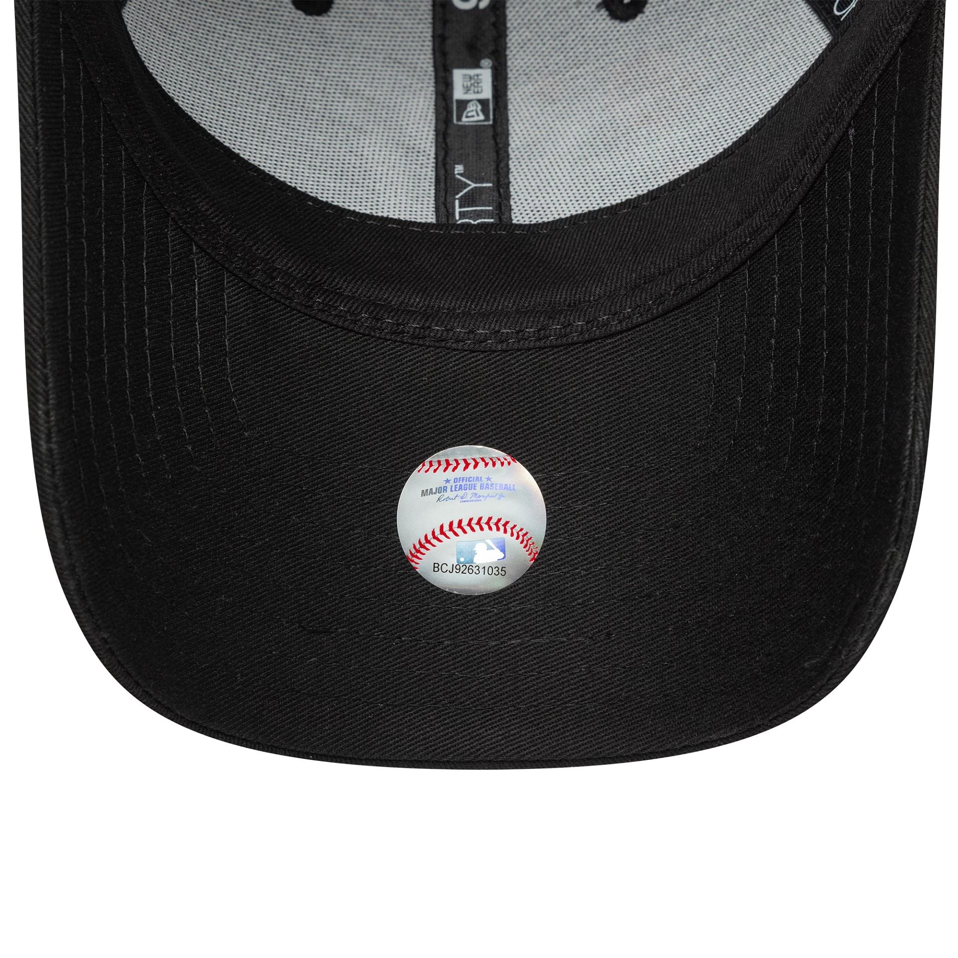 New York Yankees Womens MLB Rose Black 9FORTY Adjustable Cap