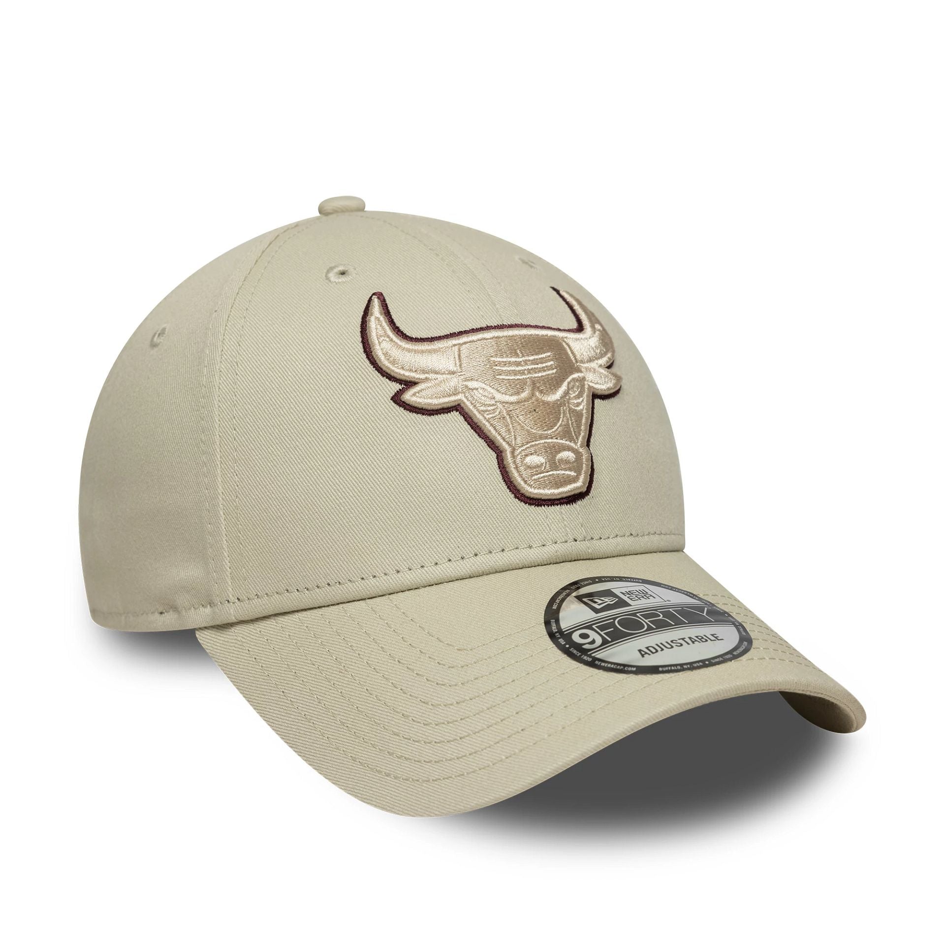 Chicago Bulls NBA Team Outline Cream 9FORTY Adjustable Cap