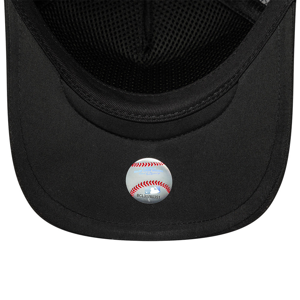New York Yankees MLB Sporty Black 9FORTY Apex Adjustable Cap